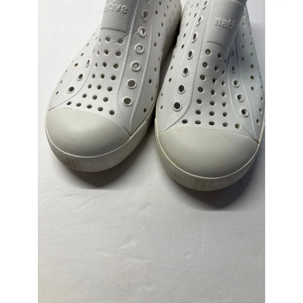 Native White Shoes (Sz. J2)